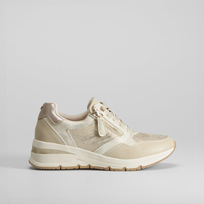Sneaker cuña oro COMFEET