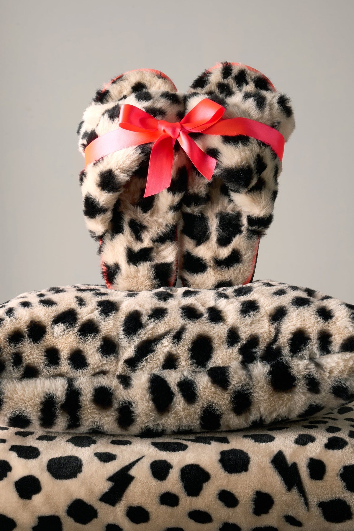 Cream with Black Cheetah Faux Fur Cross Over Slippers
