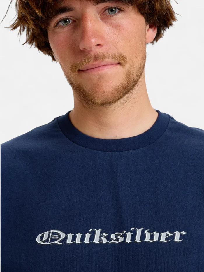 Remera Quiksilver Mercury Chrome Oldenglish Azul Marino